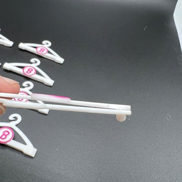 Barbie Doll Hangers Accessories 8 piece lot vintage 1999? - Picture 5 of 6